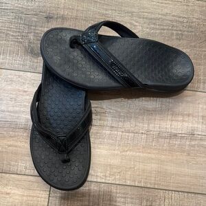 Vionic Black Flip-Flop Sandals for Women